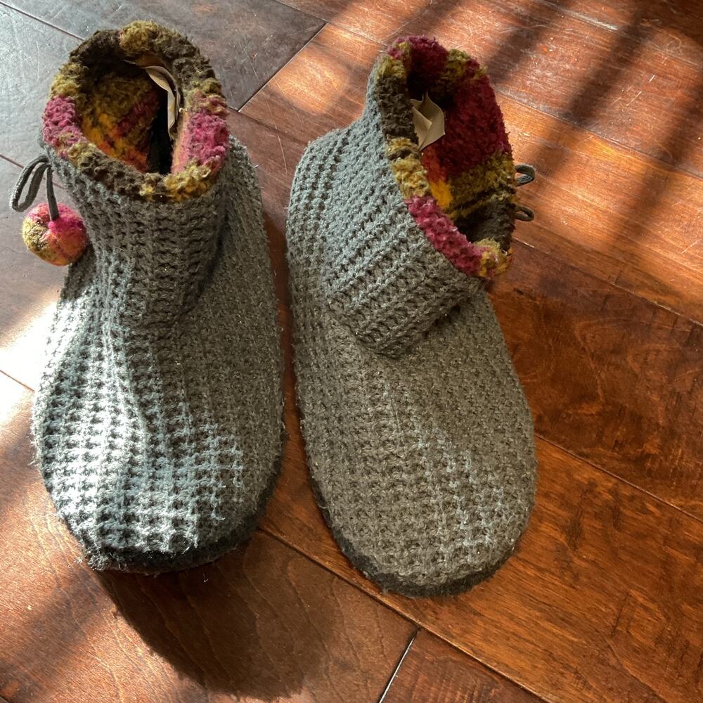 Cuddl Duds Women's Size 9-10 Shoes Gray  Knit Comfort Lined Plaid Ankle Boots